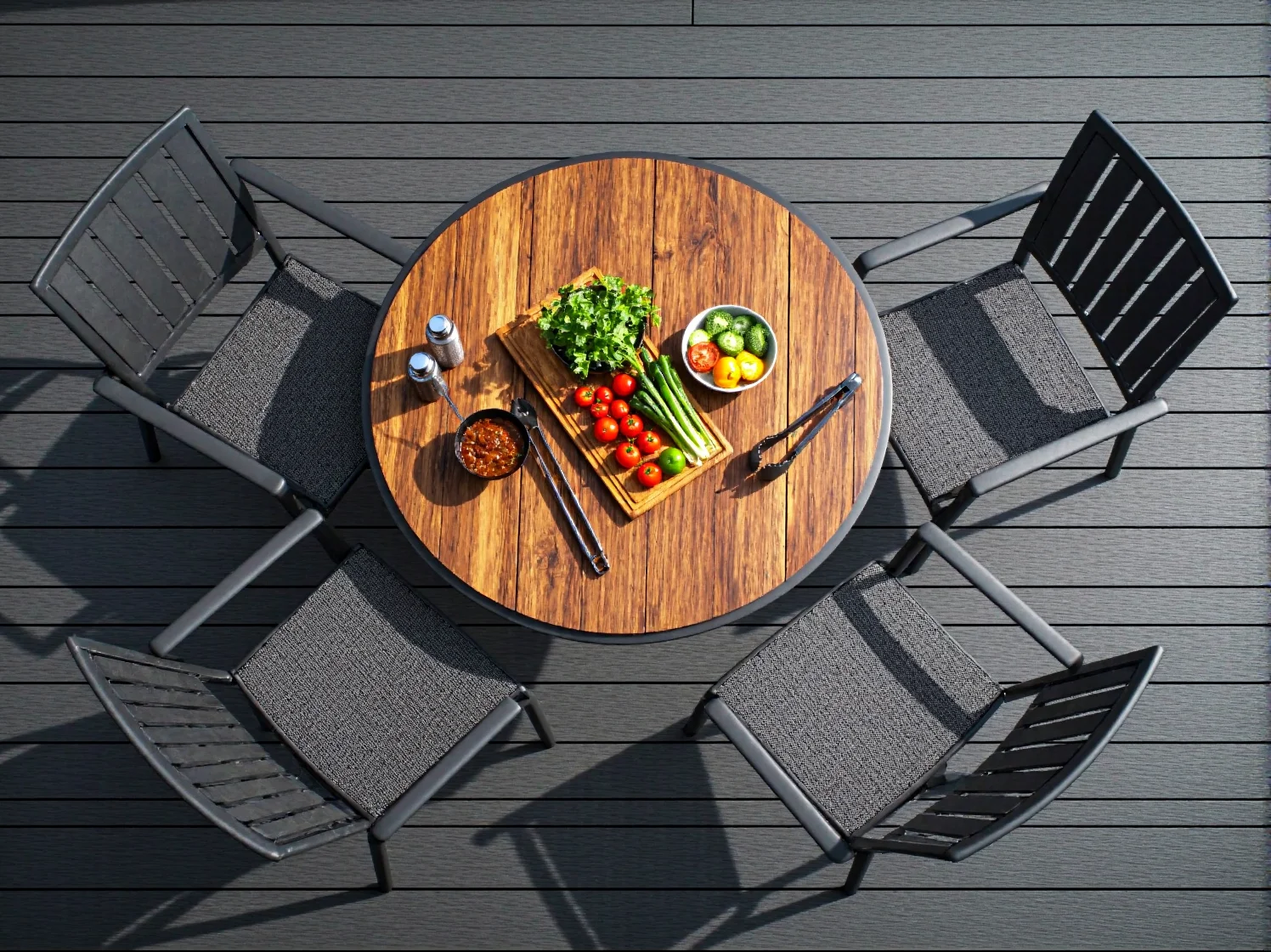 Odporne na warunki atmosferyczne meble z technorattanu na zewnątrz.